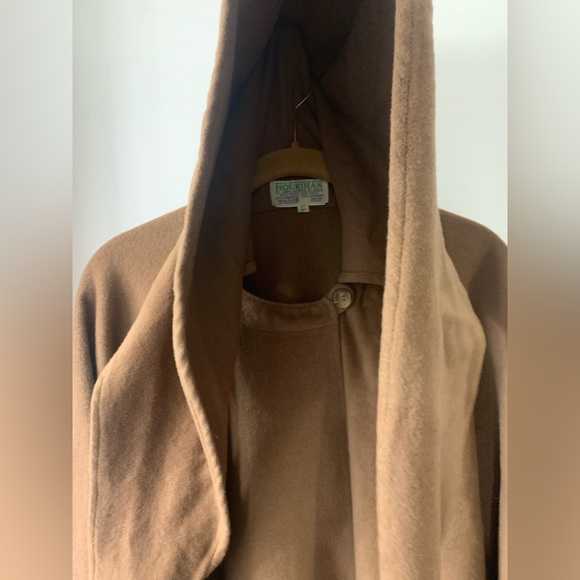 Vintage Hourihan Hooded Cape with Fur Pom Poms - Picture 4 of 10